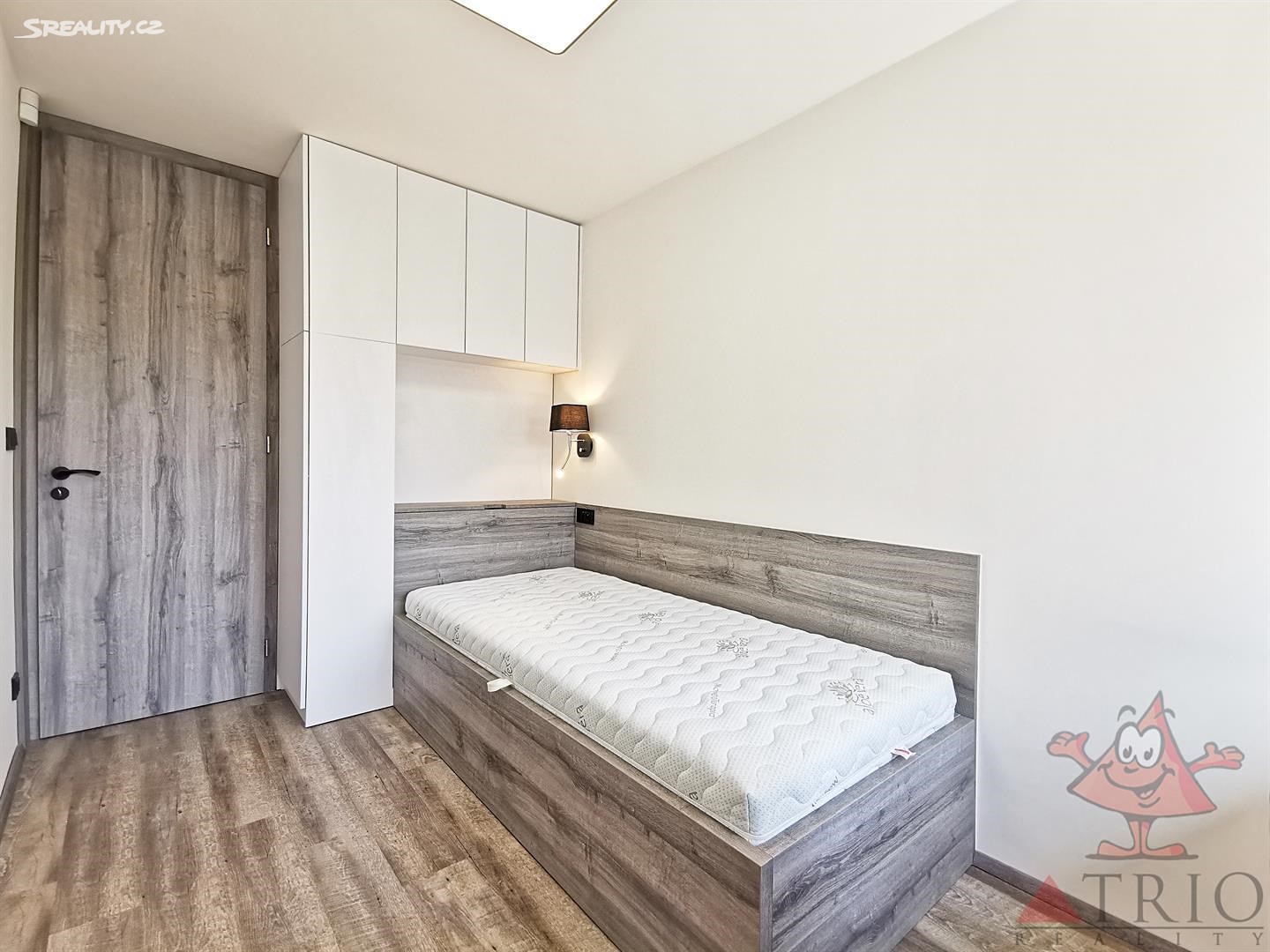 Pronájem  rodinného domu 168 m², pozemek 164 m², Učitelská, Praha 8 - Kobylisy