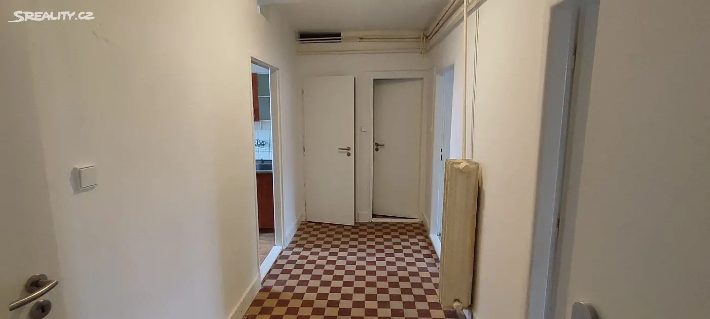 Prodej bytu 2+1 58 m² (Podkrovní), Kamenná, Cheb