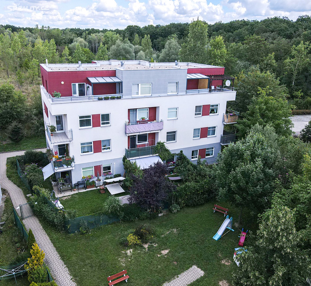 Prodej bytu 3+kk 77 m², Lesní, Milovice - Mladá