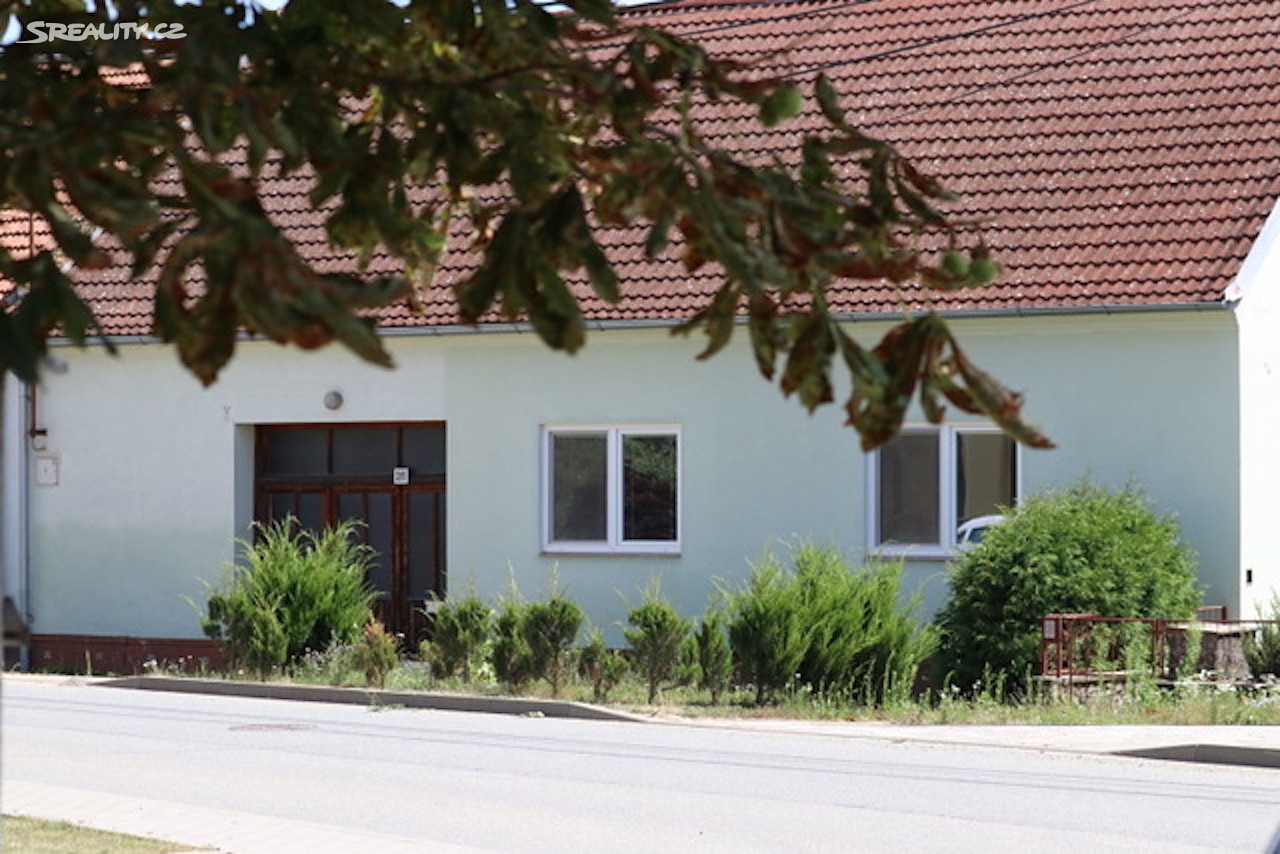 Prodej  rodinného domu 293 m², pozemek 747 m², Holubice, okres Vyškov