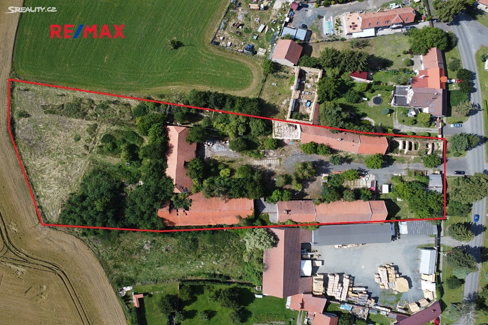 Prodej  zemědělské usedlosti 2 600 m², pozemek 11 302 m², Kořenice - Pučery, okres Kolín