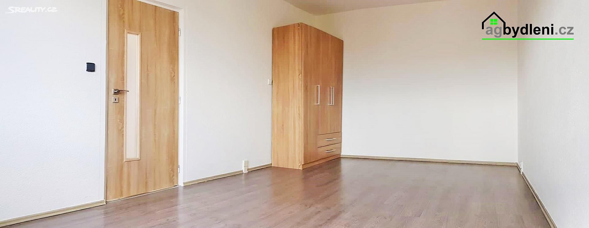 Pronájem bytu 1+1 40 m², Borská, Bor