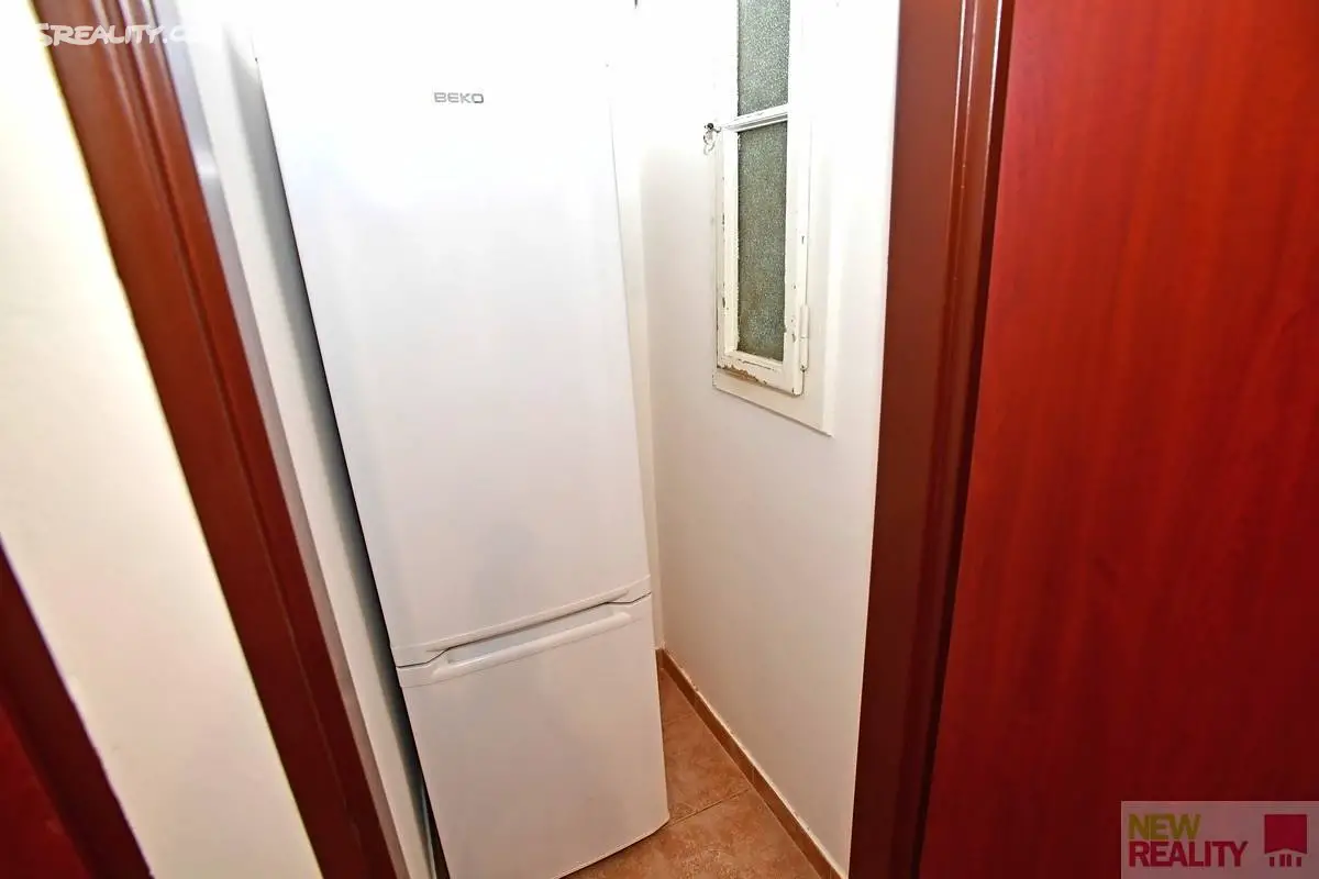 Pronájem bytu 2+1 56 m², Madridská, Praha 10 - Vršovice