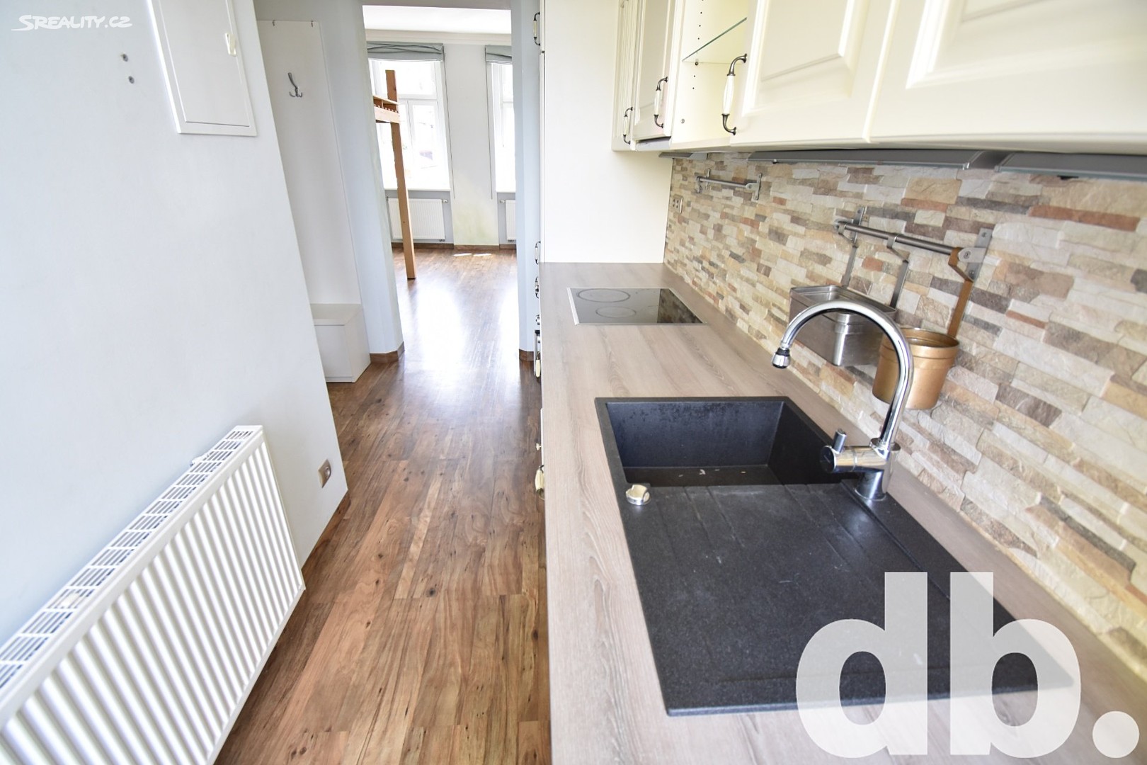 Pronájem bytu 2+kk 30 m², Komenského, Karlovy Vary - Doubí