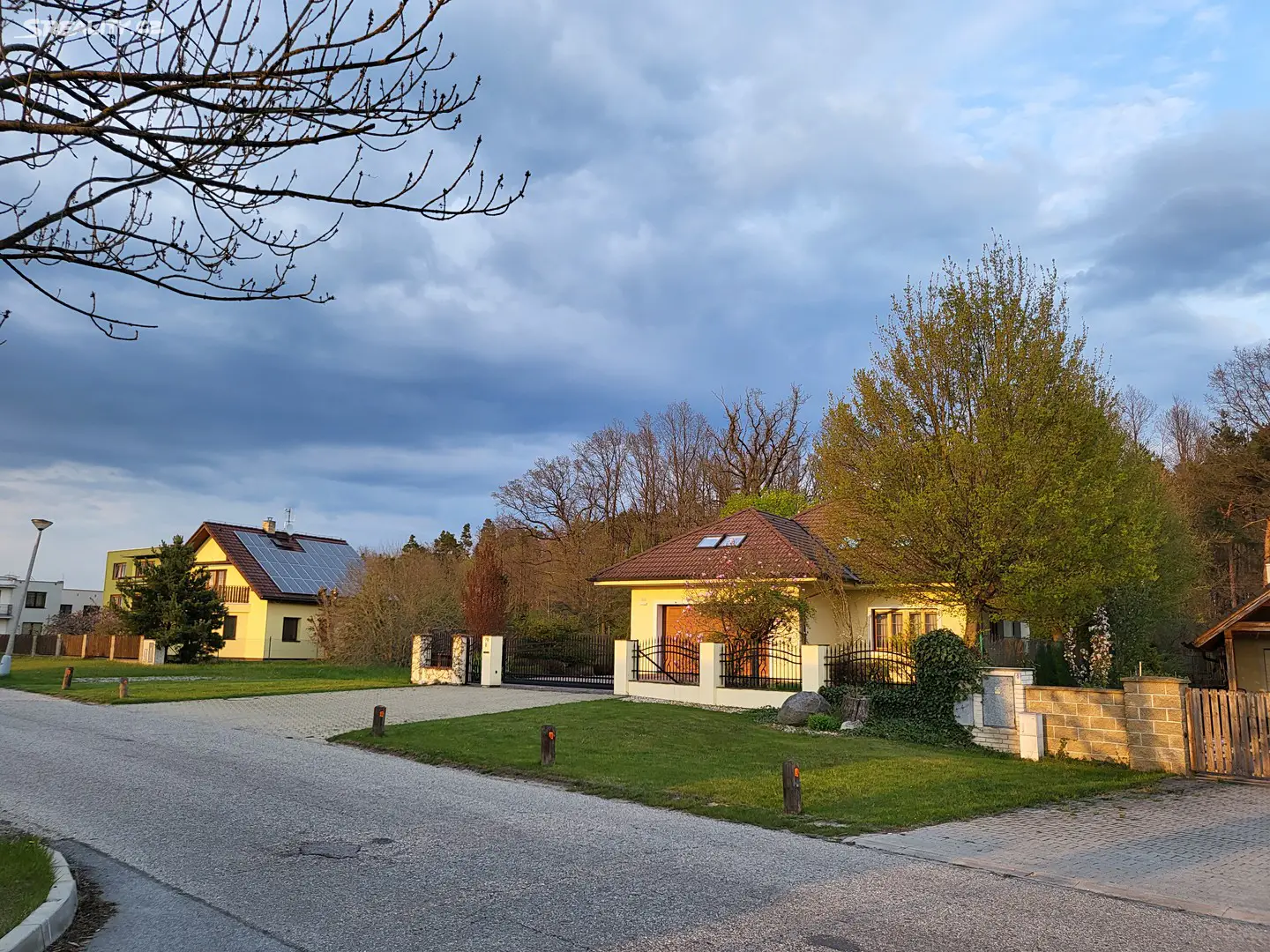 Pronájem  rodinného domu 255 m², pozemek 1 036 m², Dubné - Třebín, okres České Budějovice