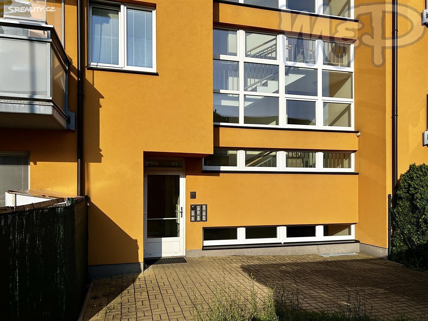 Prodej bytu 1+kk 29 m² (Podkrovní), Švihovská, Praha 4 - Písnice