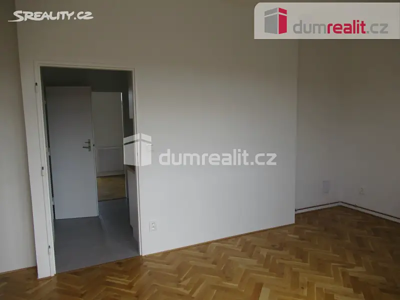 Pronájem bytu 2+kk 38 m², Ve struhách, Praha 6 - Bubeneč