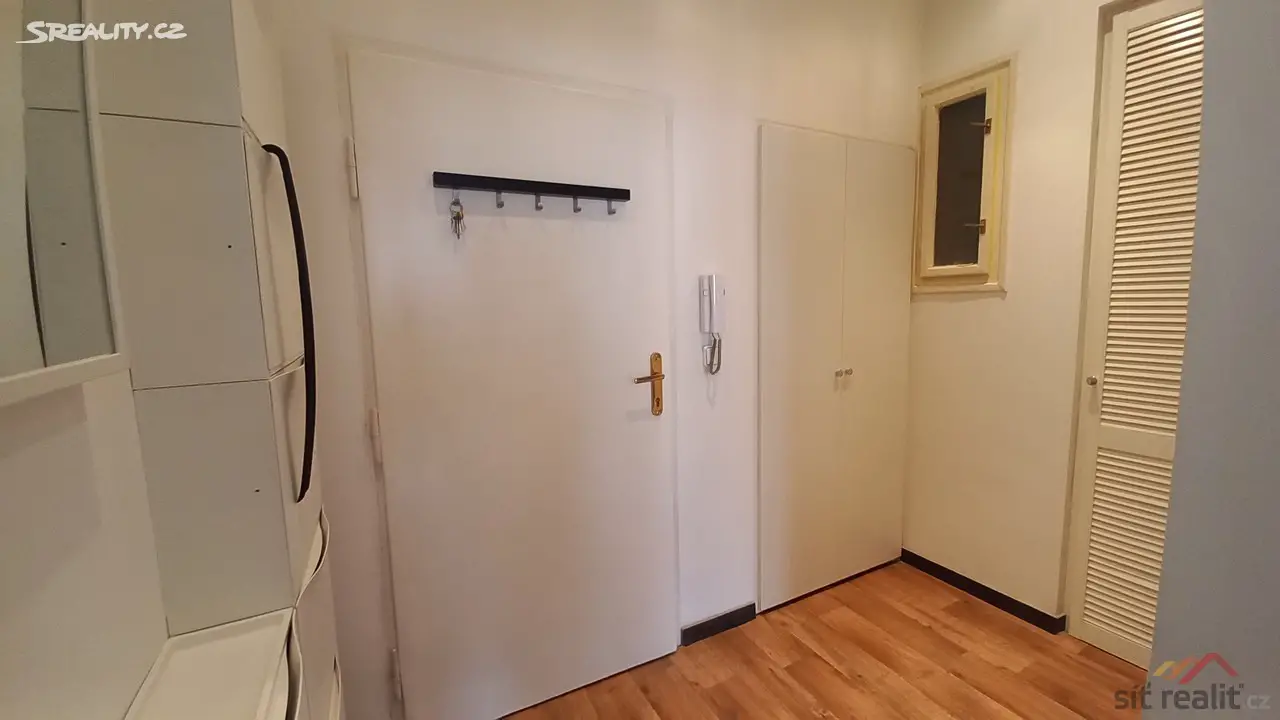 Pronájem bytu 2+kk 45 m², Biskupcova, Praha 3 - Žižkov