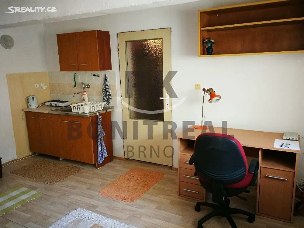 Pronájem bytu 1+kk 35 m², Brno - Stránice, okres Brno-město
