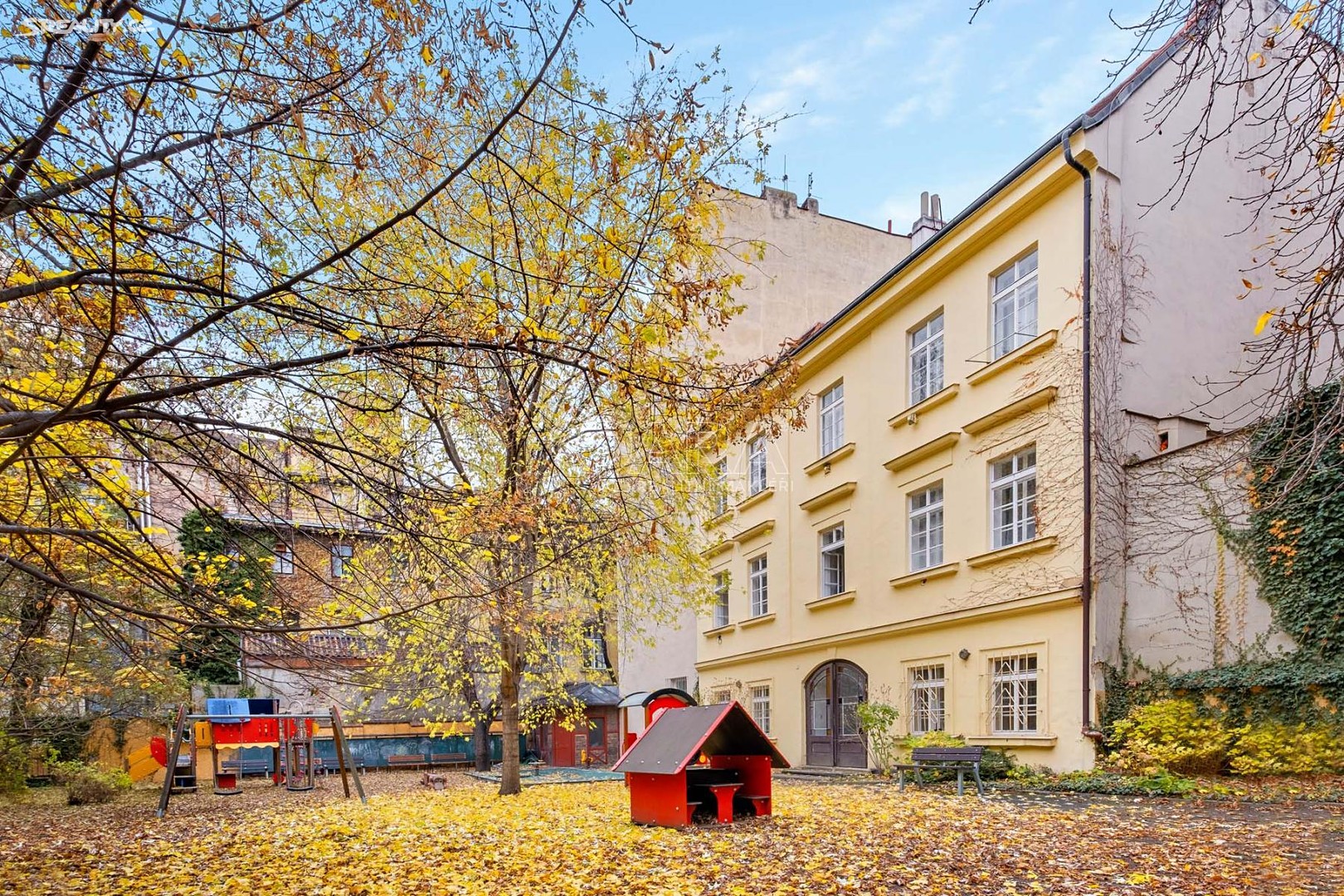 Prodej bytu 3+1 83 m², Černá, Praha 1 - Nové Město