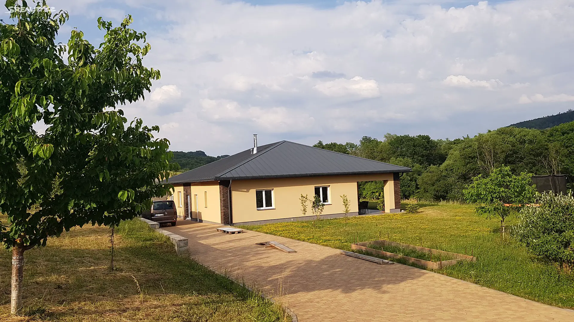 Prodej  rodinného domu 218 m², pozemek 8 629 m², Provodov, okres Zlín