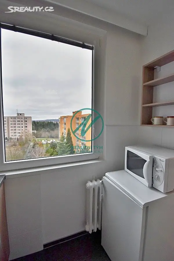 Pronájem bytu 1+1 29 m², Krynická, Praha 8 - Troja
