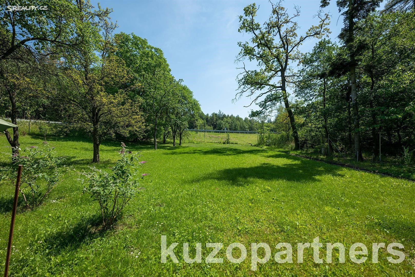 Prodej  stavebního pozemku 1 796 m², Lesní Hluboké, okres Brno-venkov