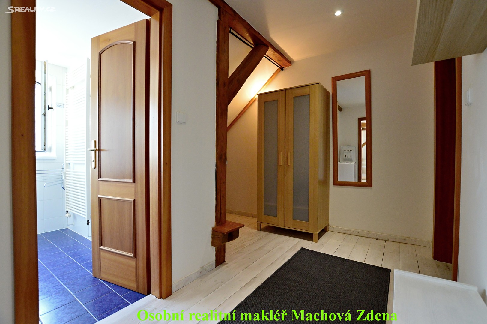 Pronájem bytu 1+kk 41 m² (Podkrovní), Na Moklině, Praha - Řepy