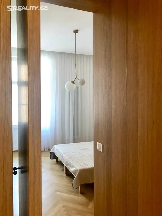 Pronájem bytu 2+kk 40 m², Příběnická, Praha 3 - Žižkov