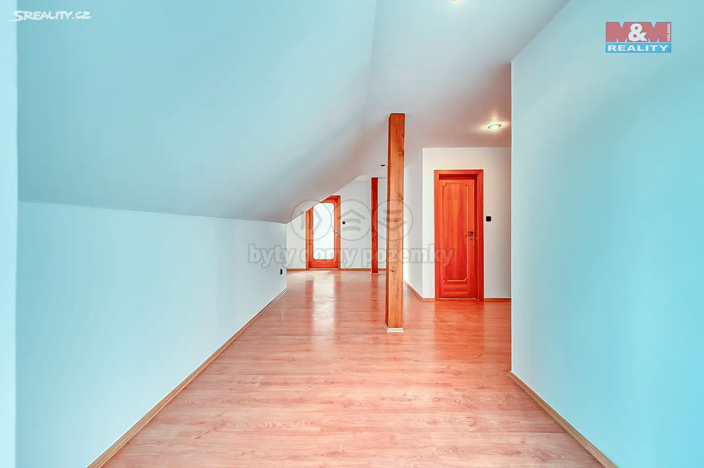 Prodej  rodinného domu 2 306 m², pozemek 289 m², Krakovany, okres Kolín