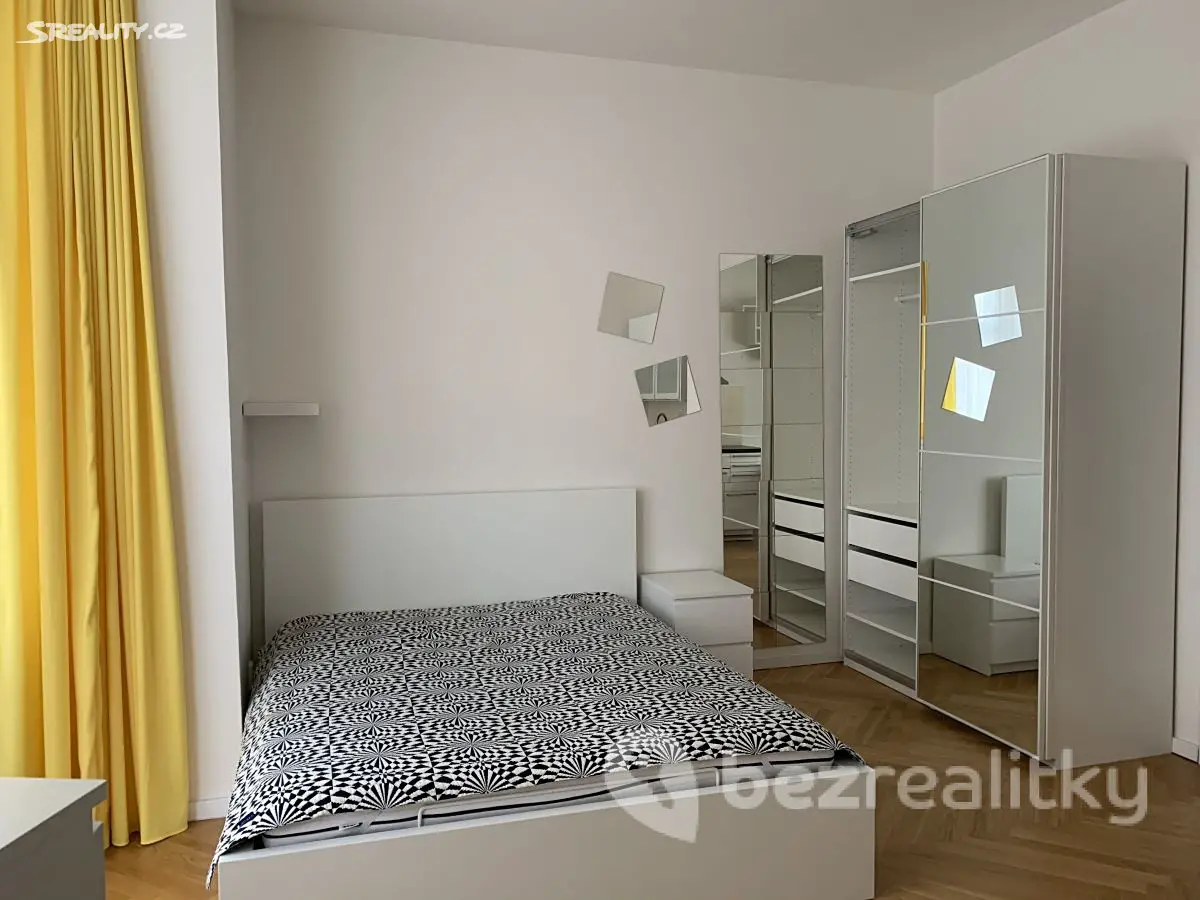 Pronájem bytu 1+kk 30 m², Šimáčkova, Praha - Holešovice