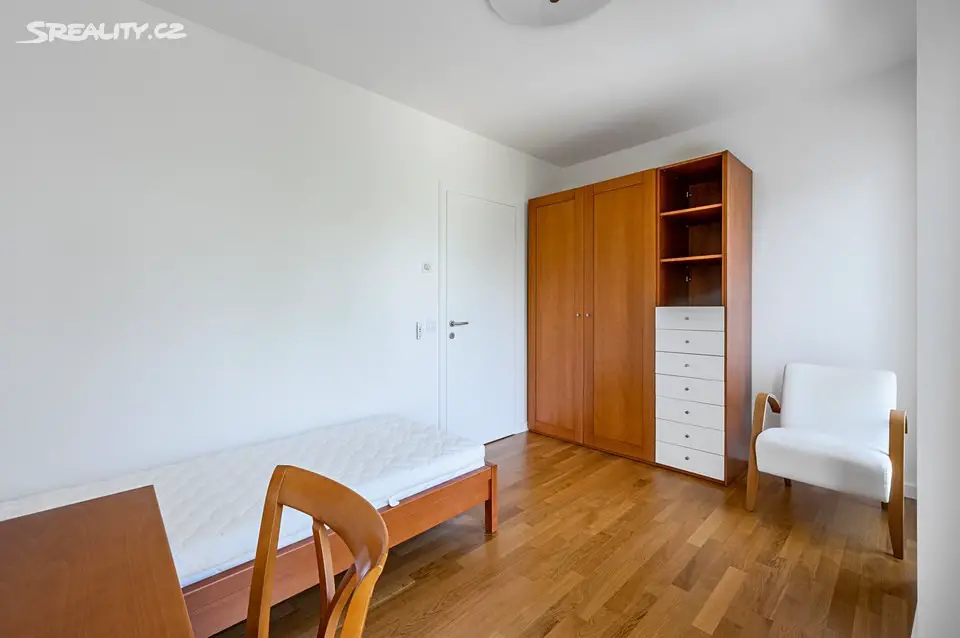 Pronájem bytu 3+1 100 m², Za Karlínským přístavem, Praha 8 - Karlín
