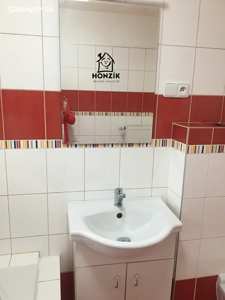 Pronájem bytu 1+1 37 m², Zdoňovská, Praha 9 - Horní Počernice