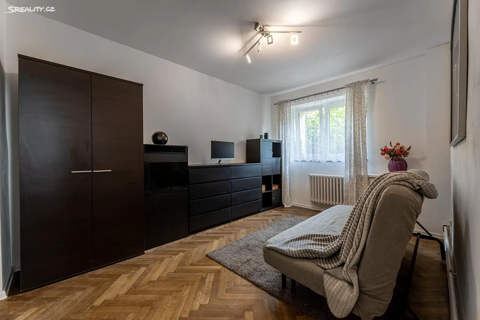 Pronájem bytu 1+1 32 m², Sklenská, Praha 9 - Kyje