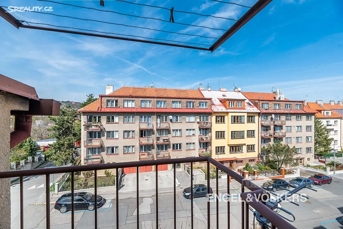 Pronájem bytu 1+1 45 m² (Podkrovní), Fráni Šrámka, Praha 5 - Smíchov