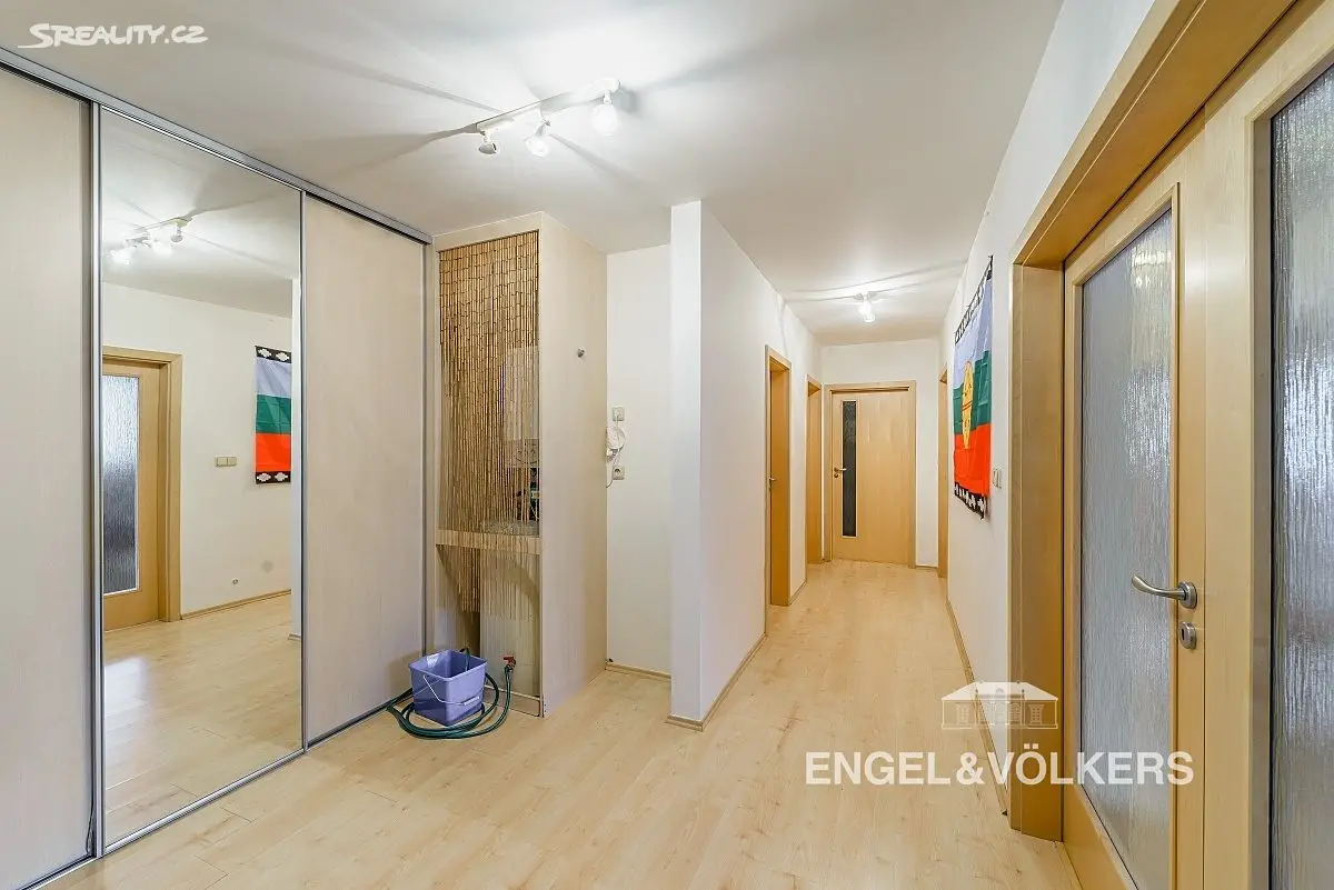 Pronájem bytu 2+1 72 m², Na Šťáhlavce, Praha 6 - Dejvice