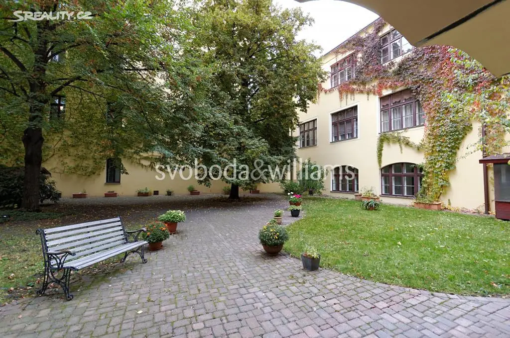 Pronájem bytu 2+1 92 m², Husova, Praha 1 - Staré Město