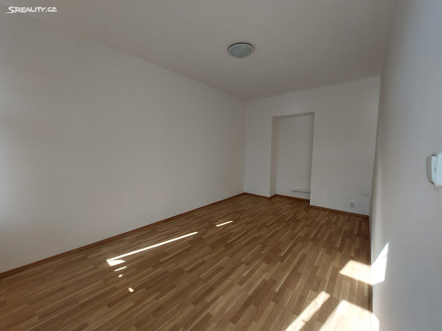 Pronájem bytu 3+1 104 m², Černínova, Praha 3 - Žižkov
