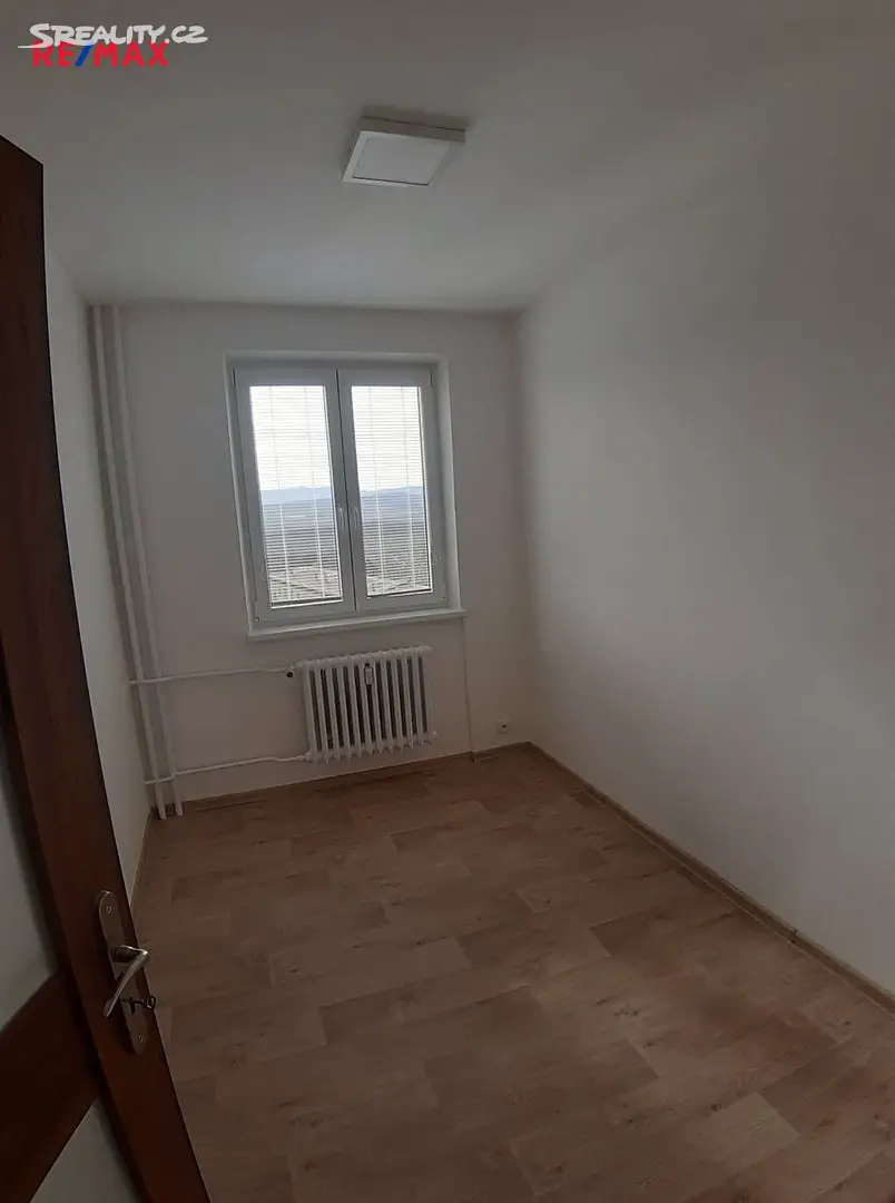 Pronájem bytu 3+1 58 m², nám. 1. máje, Uherský Brod