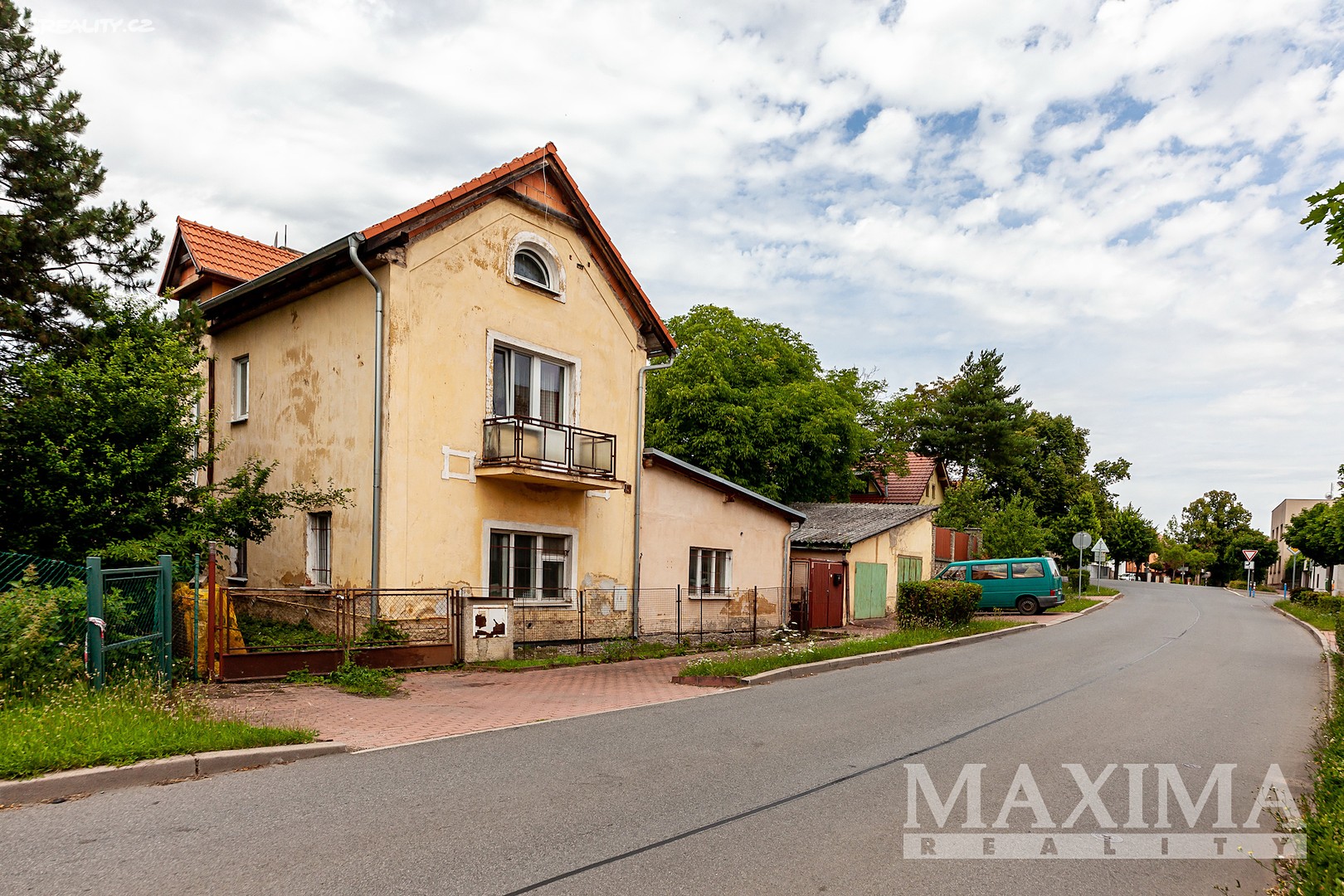 Prodej  rodinného domu 378 m², pozemek 590 m², Ořech, okres Praha-západ