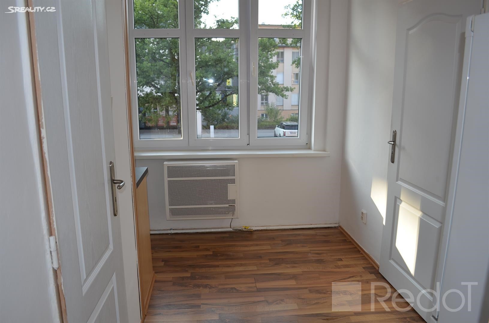 Pronájem bytu 1+1 36 m², Americká, Karlovy Vary