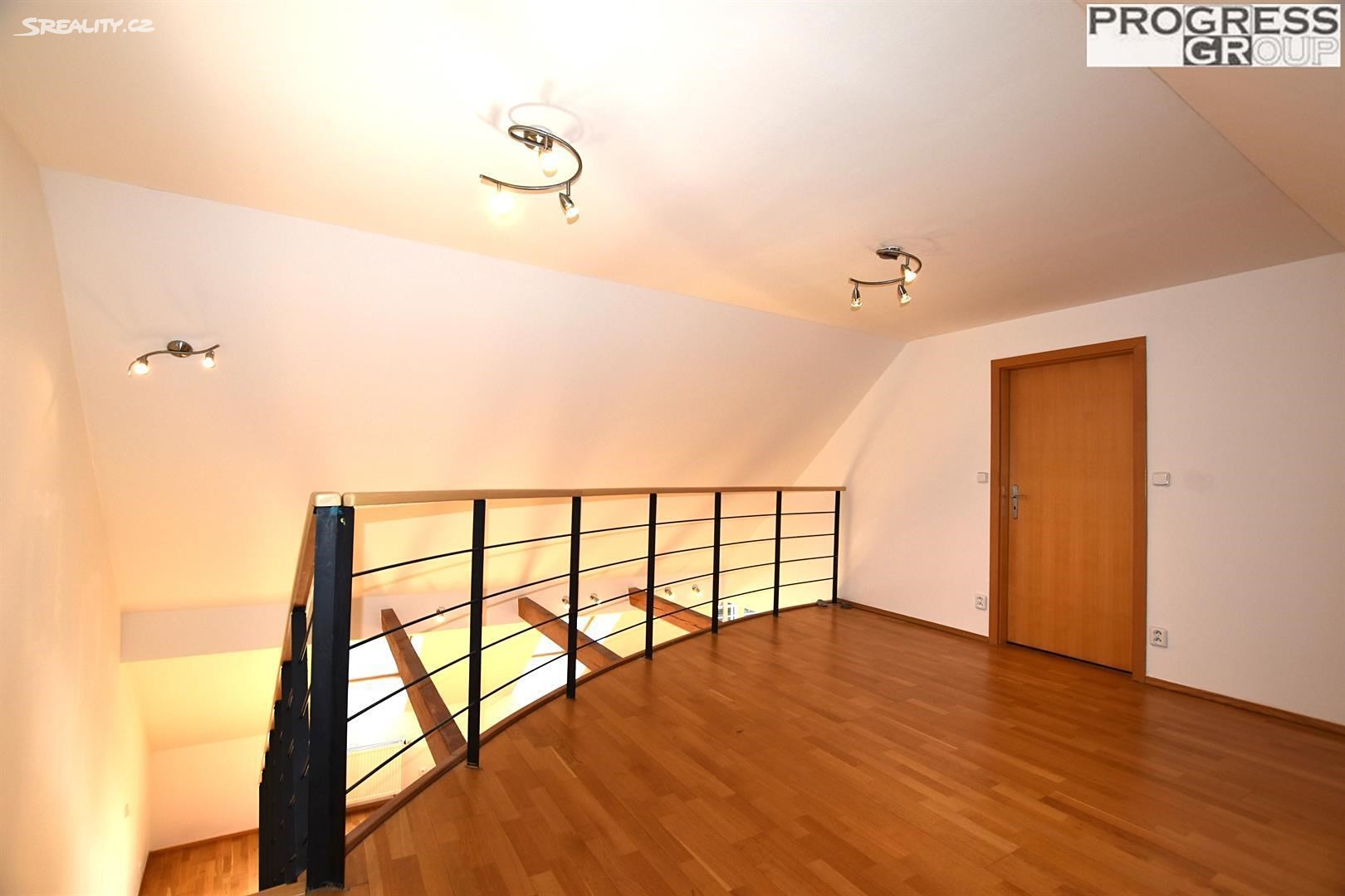 Pronájem bytu atypické 136 m² (Podkrovní), Brandejsovo náměstí, Praha 6 - Suchdol
