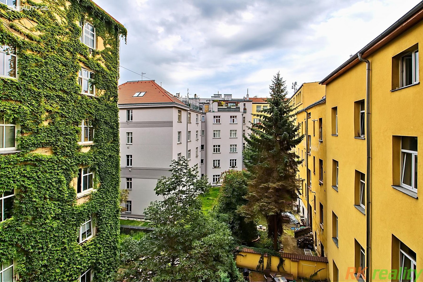 Prodej bytu 1+kk 29 m², V zahradách, Praha 8 - Libeň