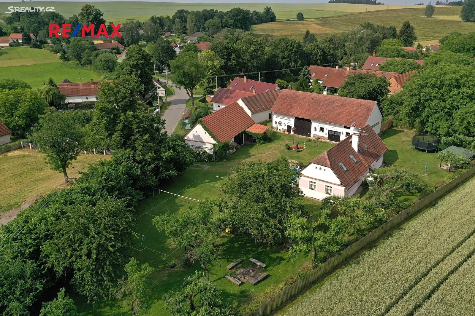 Prodej  rodinného domu 385 m², pozemek 3 214 m², Chotoviny - Sedlečko, okres Tábor