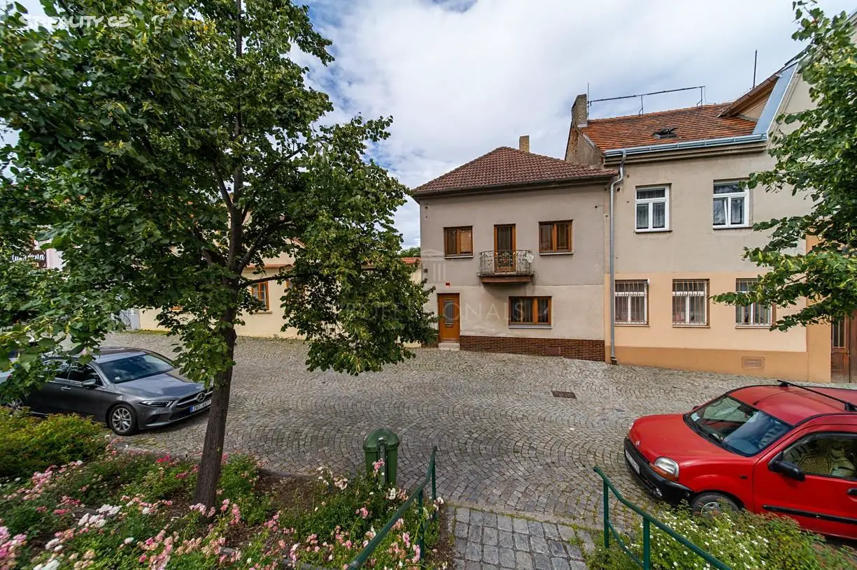 Prodej  rodinného domu 192 m², pozemek 113 m², náměstí F. X. Svobody, Mníšek pod Brdy