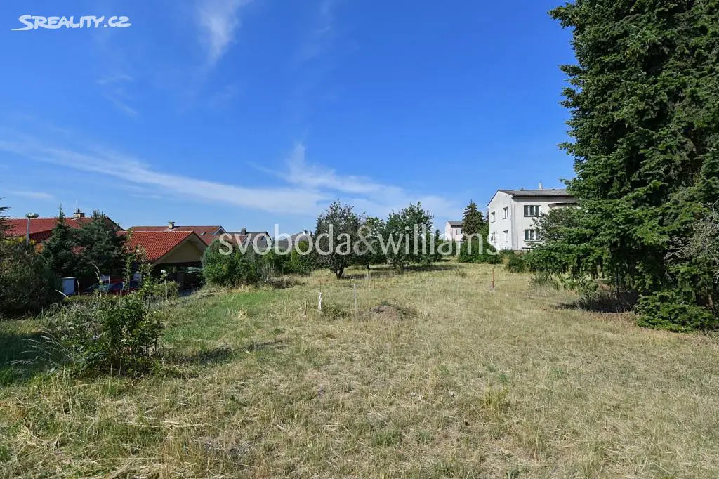 Prodej  stavebního pozemku 1 037 m², Hřebenová, Praha - Lysolaje