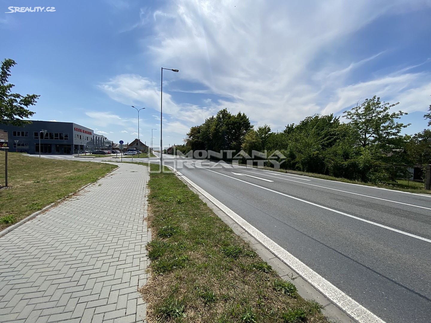 Prodej  komerčního pozemku 2 475 m², Šternberk, okres Olomouc