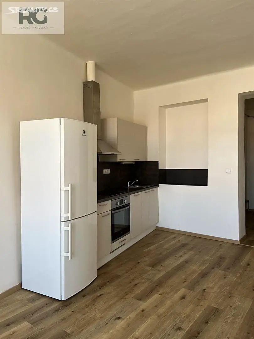 Pronájem bytu 1+kk 34 m², Alšovo nám., Písek - Vnitřní Město