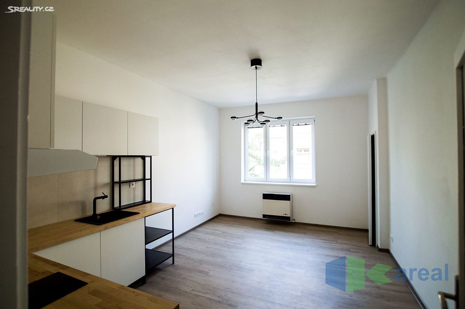 Pronájem bytu 1+kk 30 m², Na hroudě, Praha 10 - Strašnice