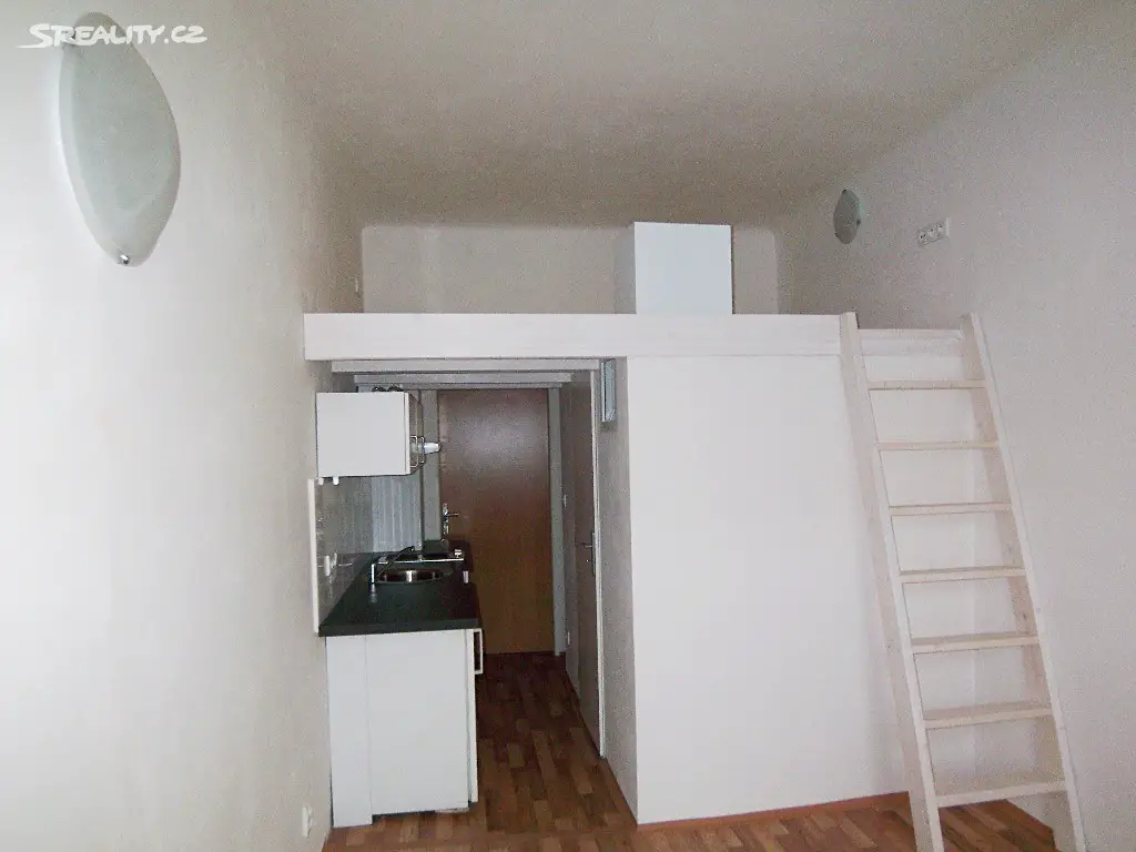 Pronájem bytu 1+kk 22 m², Spojovací, Praha 9 - Vysočany