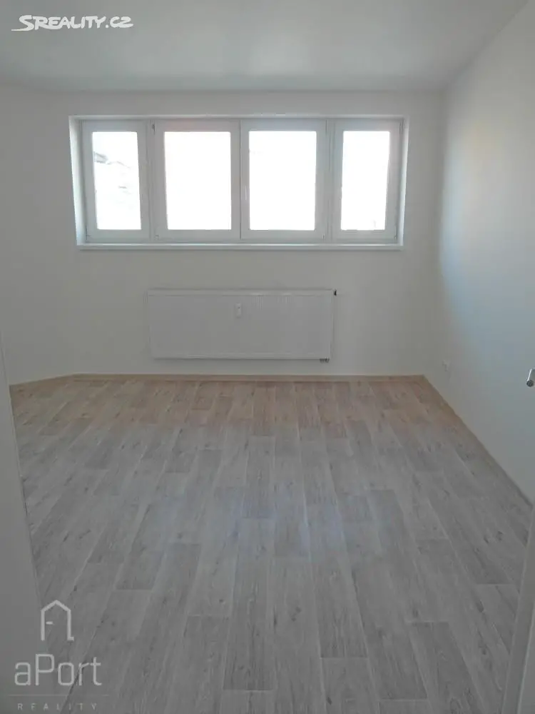 Pronájem bytu 2+kk 52 m² (Podkrovní), Štefánikova, Brno - Veveří