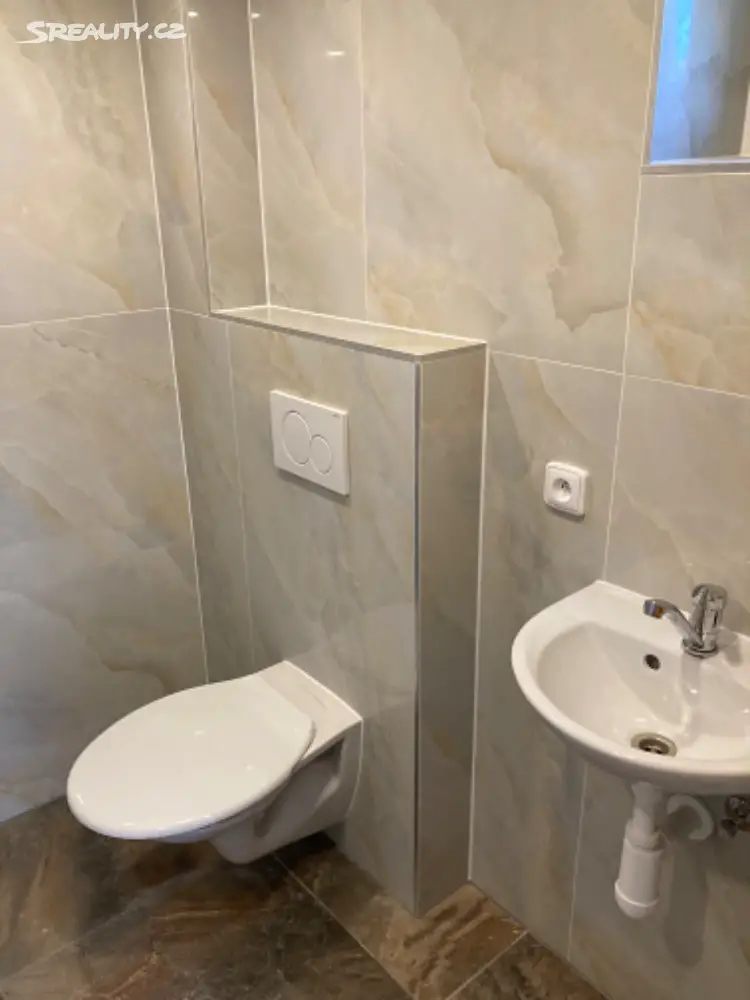 Pronájem bytu 2+kk 35 m², Budčická, Praha 9 - Újezd nad Lesy