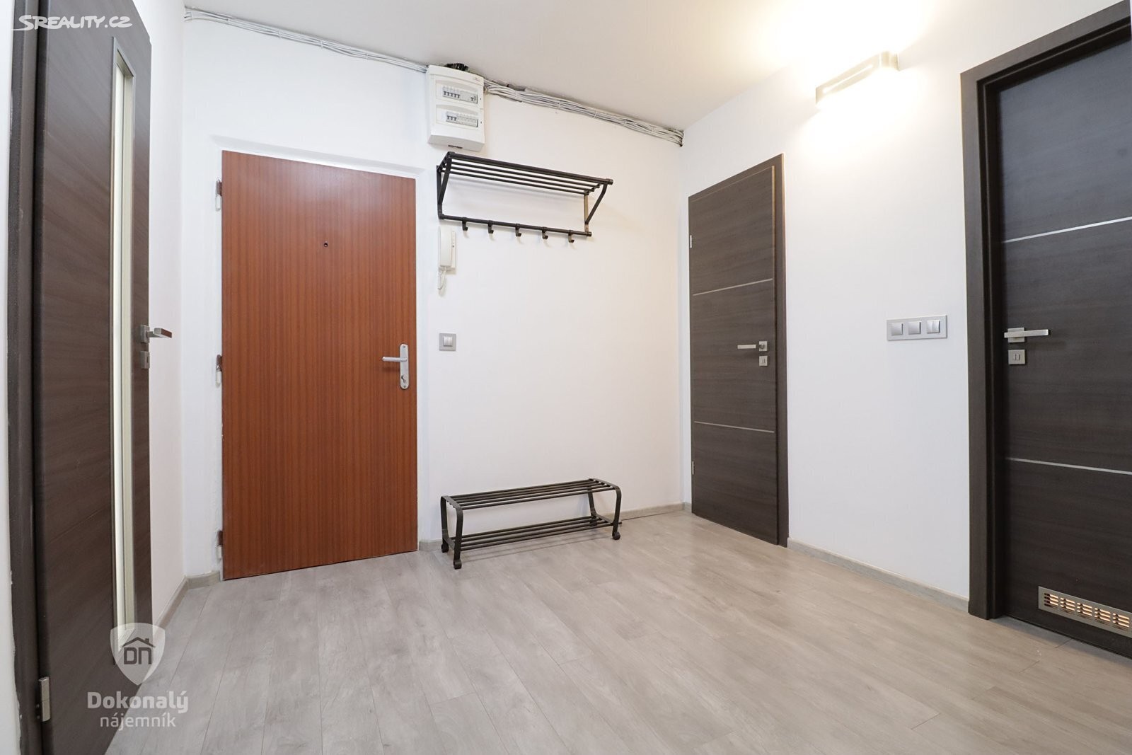 Pronájem bytu 3+1 69 m², Chabařovická, Praha 8 - Kobylisy