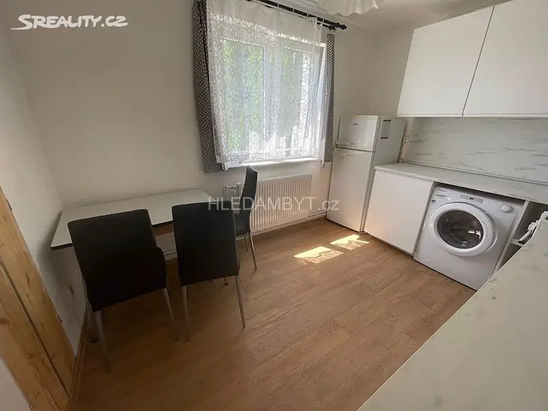 Pronájem bytu 3+1 100 m², Na křivce, Praha 10 - Michle