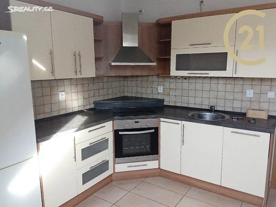 Pronájem bytu 3+1 74 m², Pod Pekárnami, Praha 9 - Vysočany