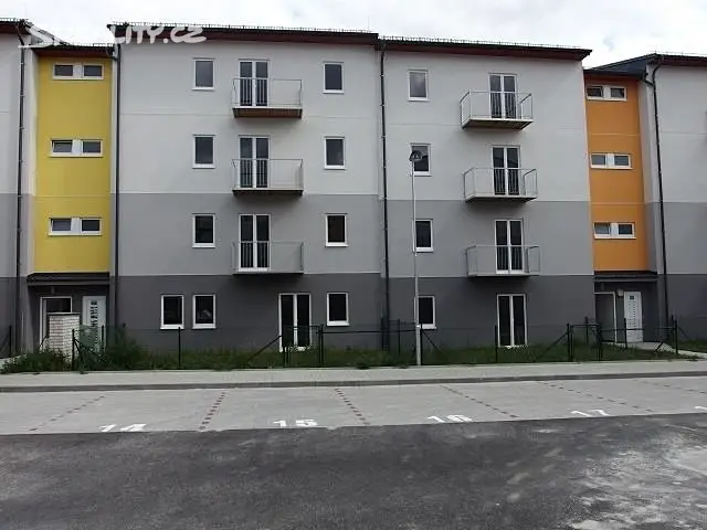 Pronájem bytu 3+kk 64 m², Kladno - Kročehlavy, okres Kladno