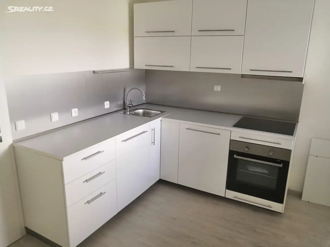 Pronájem bytu 4+1 107 m², Na Návsi, Herink