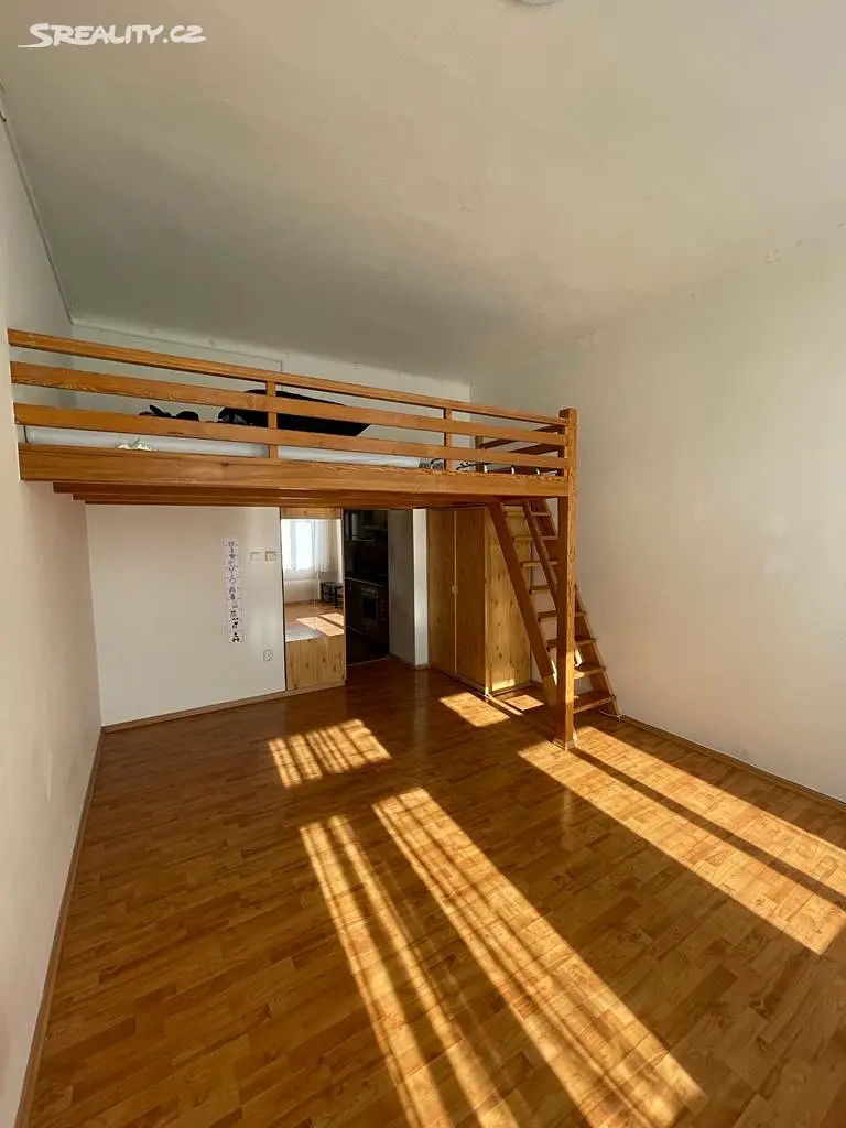 Pronájem bytu 1+1 40 m², Ostrčilovo náměstí, Praha 2 - Nusle