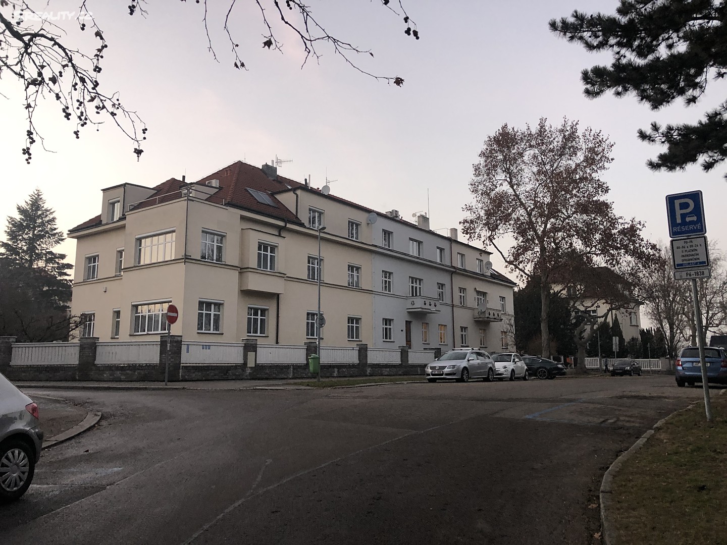 Pronájem bytu 1+1 52 m², náměstí Před bateriemi, Praha 6 - Střešovice