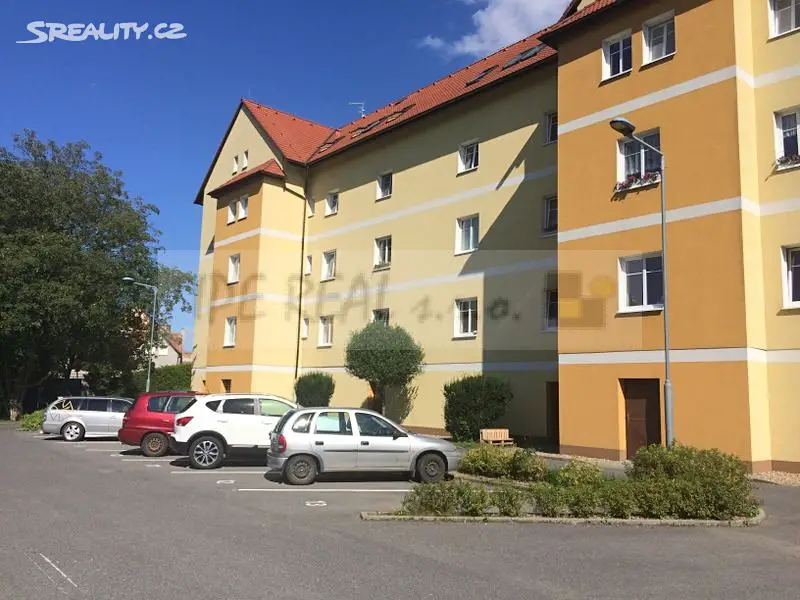 Pronájem bytu 2+kk 48 m², Na Stráni, Kladno